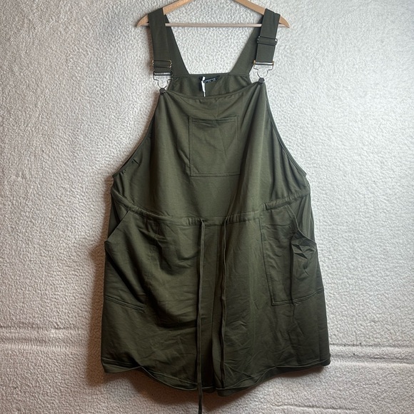 BloomChic Pants - NWT BloomChic Womens Olive Green Drawstring Overall Romper Pockets PLUS SIZE 26